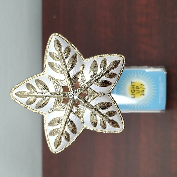 Bath & Body Works White Barn EARLY CHRISTMAS Wallflower Set + Night Light Plug - Picture 2 of 7